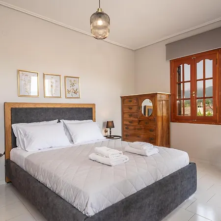 Otel Mary's & *