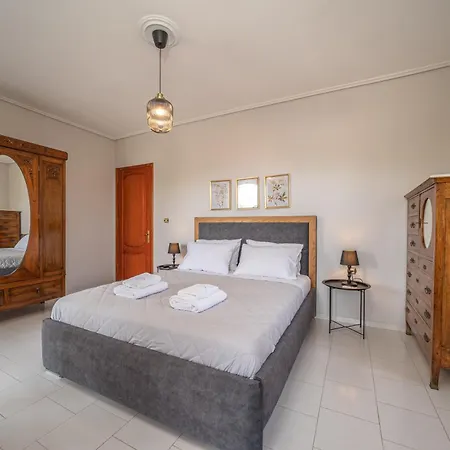 Mary's & Hotel Sami (Kefalonia)